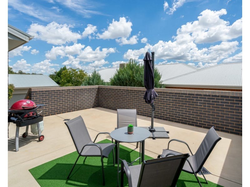 8A Balala Crescent, Bourkelands NSW 2650