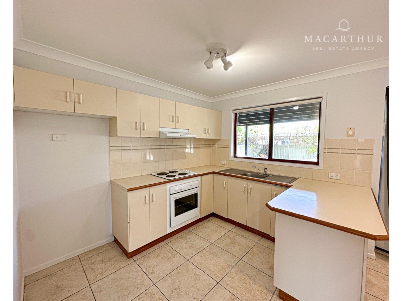 33 Girraween Mews, Glenfield Park NSW 2650