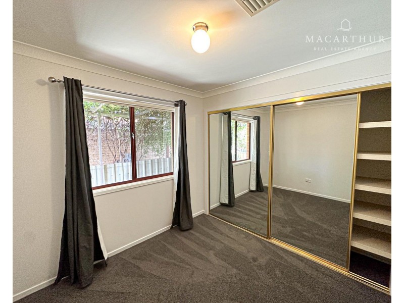33 Girraween Mews, Glenfield Park NSW 2650