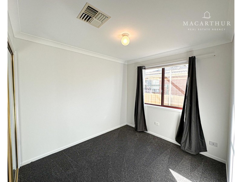 33 Girraween Mews, Glenfield Park NSW 2650