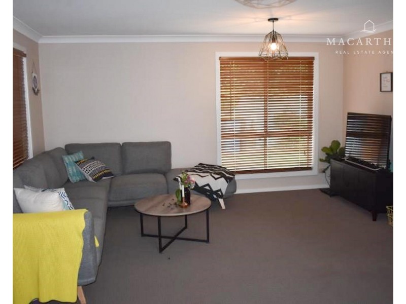 7 Cooba Place, Estella NSW 2650