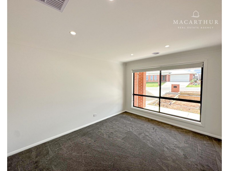 141 Valencia Drive, Gobbagombalin NSW 2650