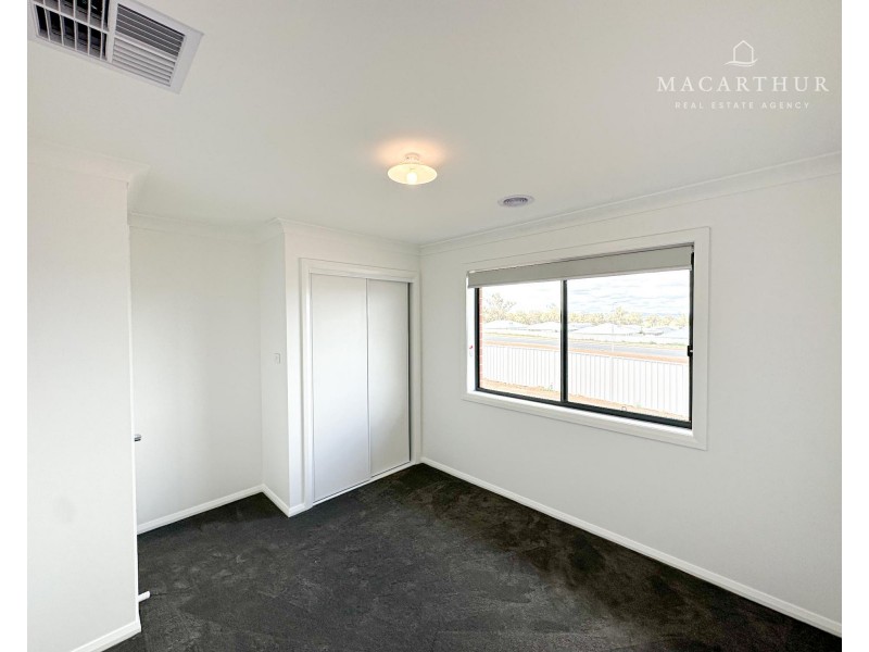 141 Valencia Drive, Gobbagombalin NSW 2650