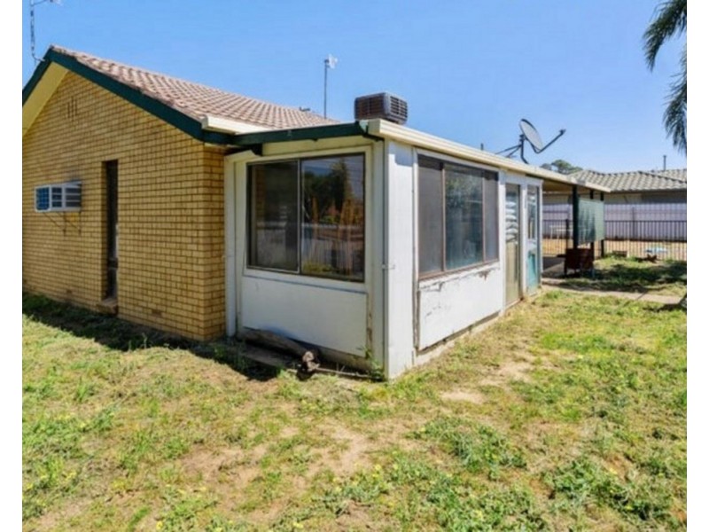 6 Gregory Crescent, Lake Albert NSW 2650