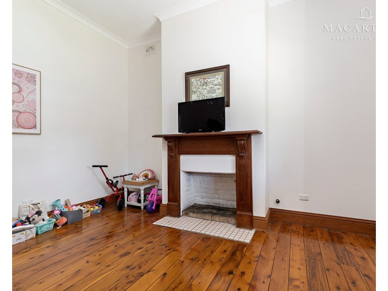 98 Crampton Street, Wagga Wagga NSW 2650