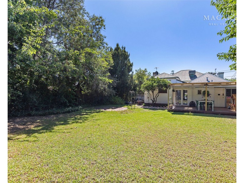 98 Crampton Street, Wagga Wagga NSW 2650