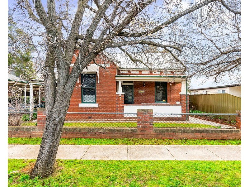 7 Darlow Street, Wagga Wagga NSW 2650