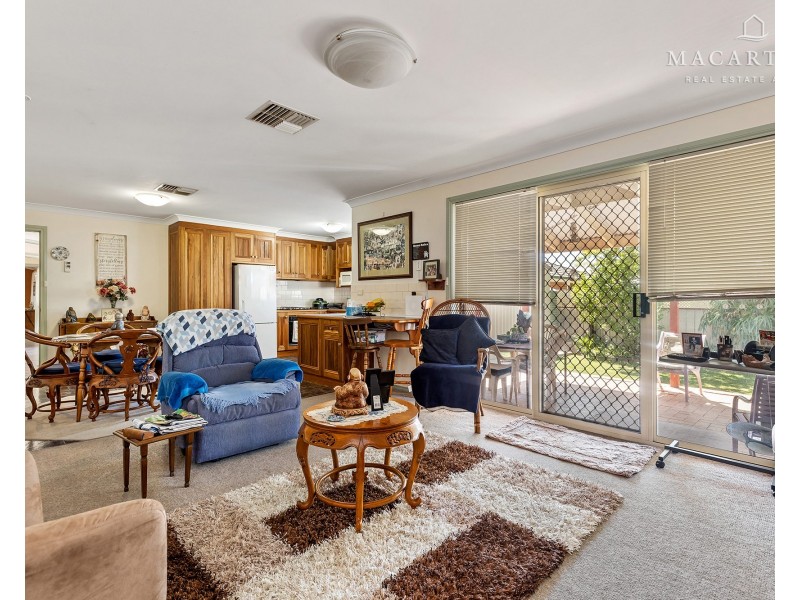 44 Kaldari Crescent, Glenfield Park NSW 2650