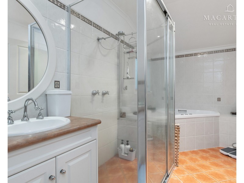 44 Kaldari Crescent, Glenfield Park NSW 2650