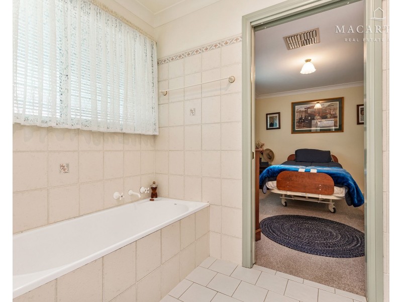 44 Kaldari Crescent, Glenfield Park NSW 2650