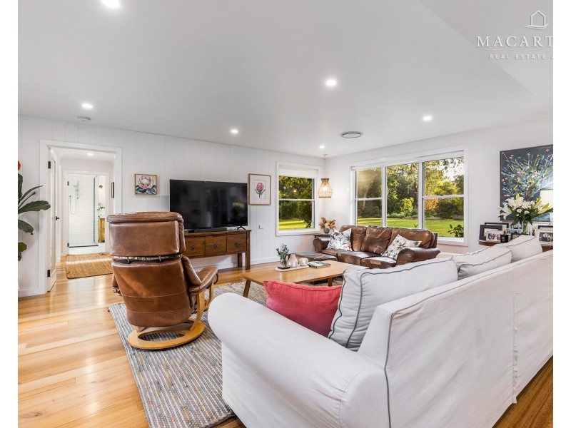 11 Hakea Place, Springvale NSW 2650