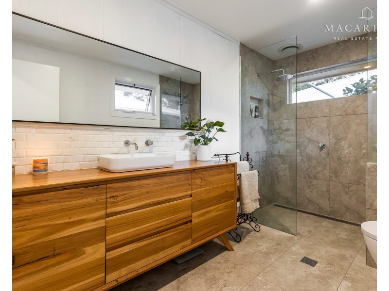 11 Hakea Place, Springvale NSW 2650