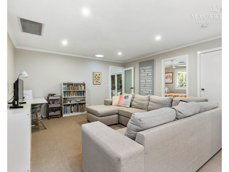 11 Hakea Place, Springvale NSW 2650
