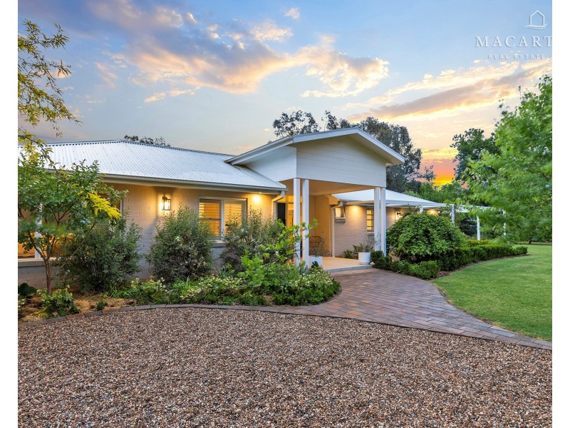11 Hakea Place, Springvale NSW 2650