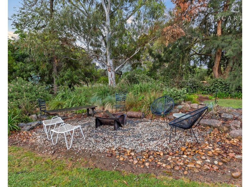 11 Hakea Place, Springvale NSW 2650