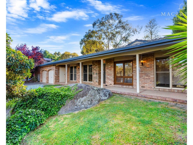 34 Churchill Avenue, Kooringal NSW 2650