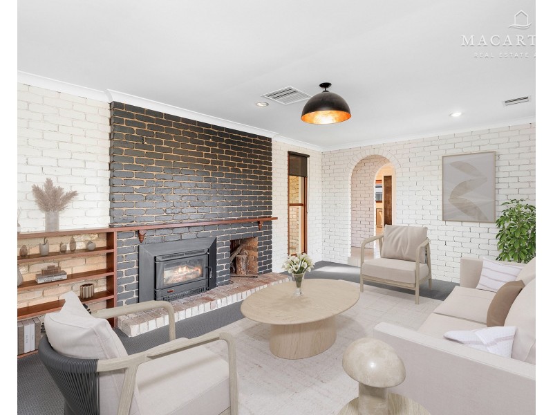 34 Churchill Avenue, Kooringal NSW 2650