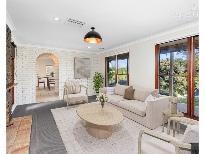 34 Churchill Avenue, Kooringal NSW 2650