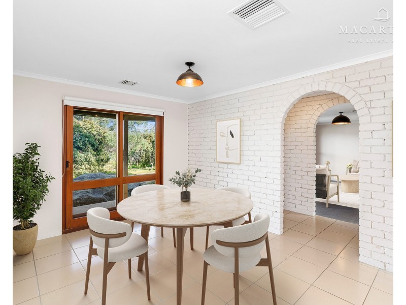 34 Churchill Avenue, Kooringal NSW 2650