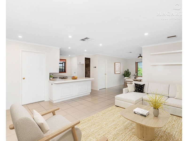 34 Churchill Avenue, Kooringal NSW 2650