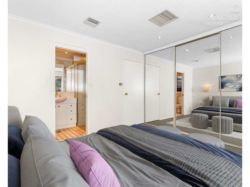 34 Churchill Avenue, Kooringal NSW 2650