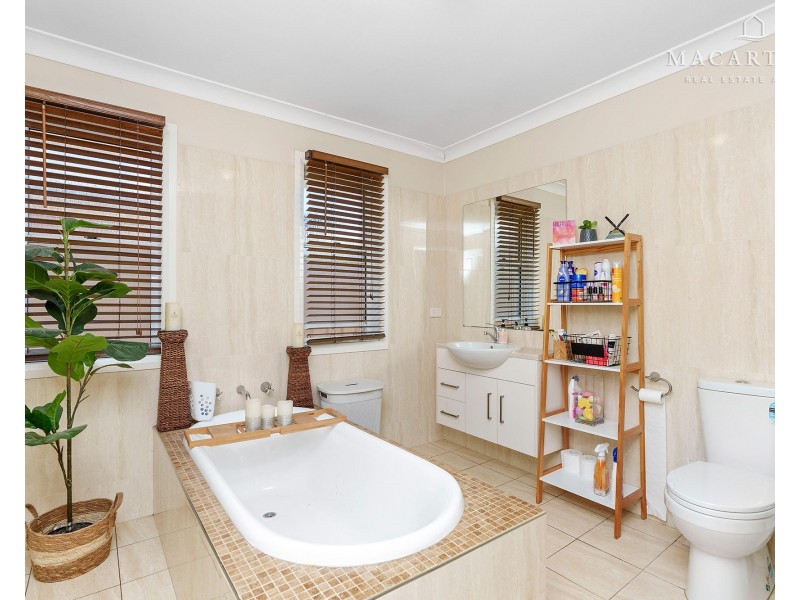 72 Mima Street, Glenfield Park NSW 2650