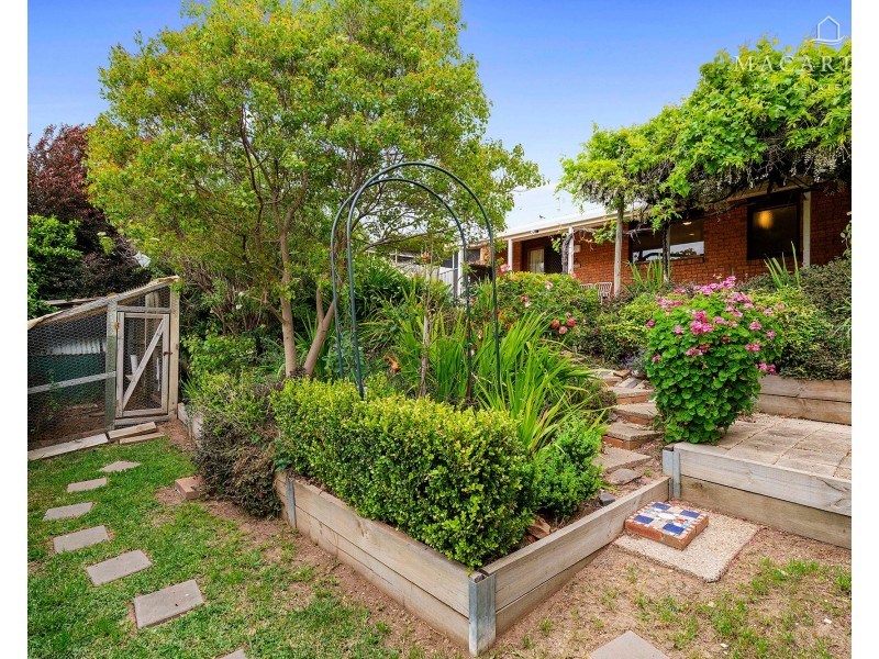 101 Lake Albert Road, Kooringal NSW 2650