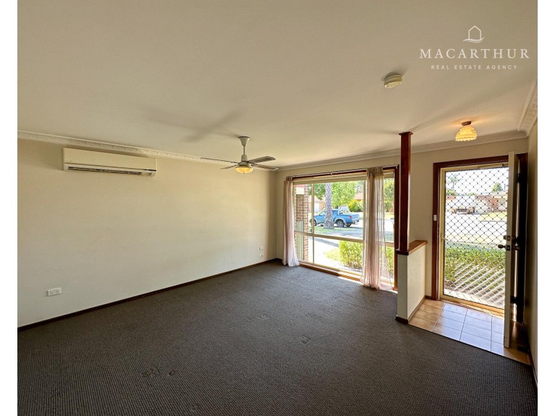 81 Dalman Parkway, Glenfield Park NSW 2650