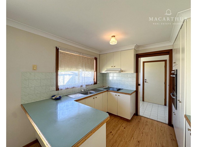 81 Dalman Parkway, Glenfield Park NSW 2650