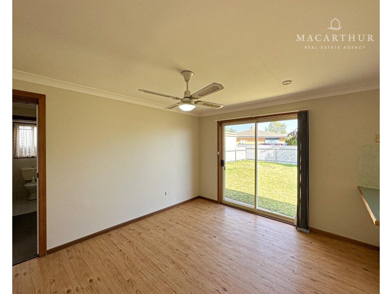 81 Dalman Parkway, Glenfield Park NSW 2650