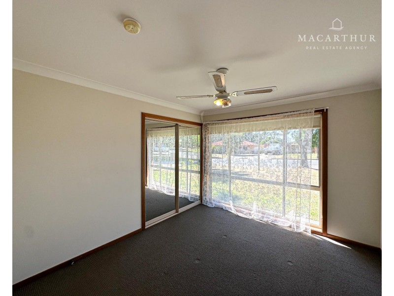 81 Dalman Parkway, Glenfield Park NSW 2650
