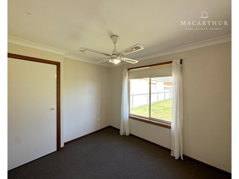 81 Dalman Parkway, Glenfield Park NSW 2650