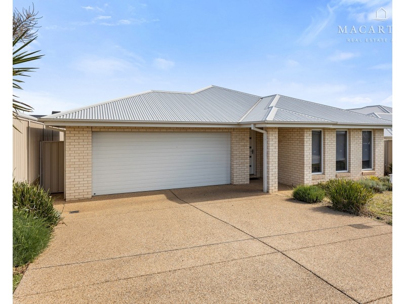 4 Zara Street, Gobbagombalin NSW 2650