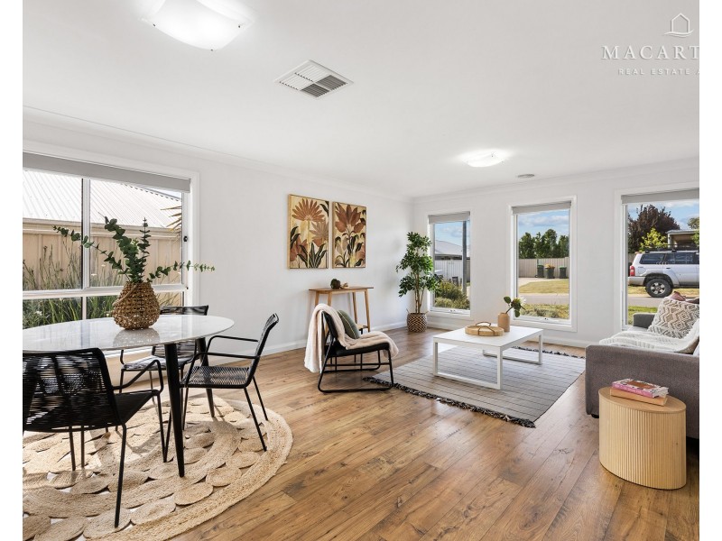 4 Zara Street, Gobbagombalin NSW 2650