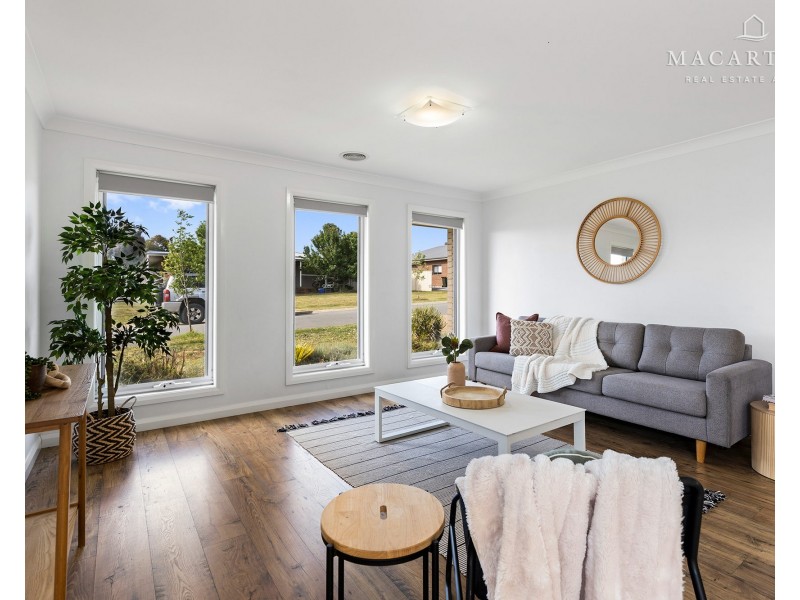4 Zara Street, Gobbagombalin NSW 2650