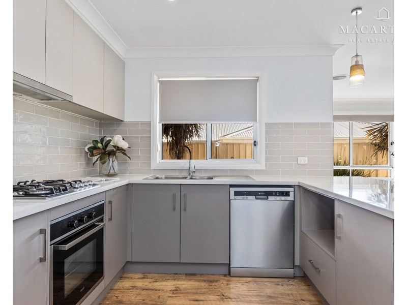 4 Zara Street, Gobbagombalin NSW 2650