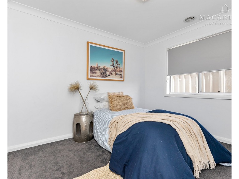 4 Zara Street, Gobbagombalin NSW 2650