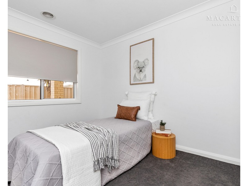 4 Zara Street, Gobbagombalin NSW 2650