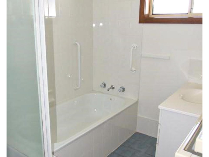 2/19 Harrier Street, Estella NSW 2650