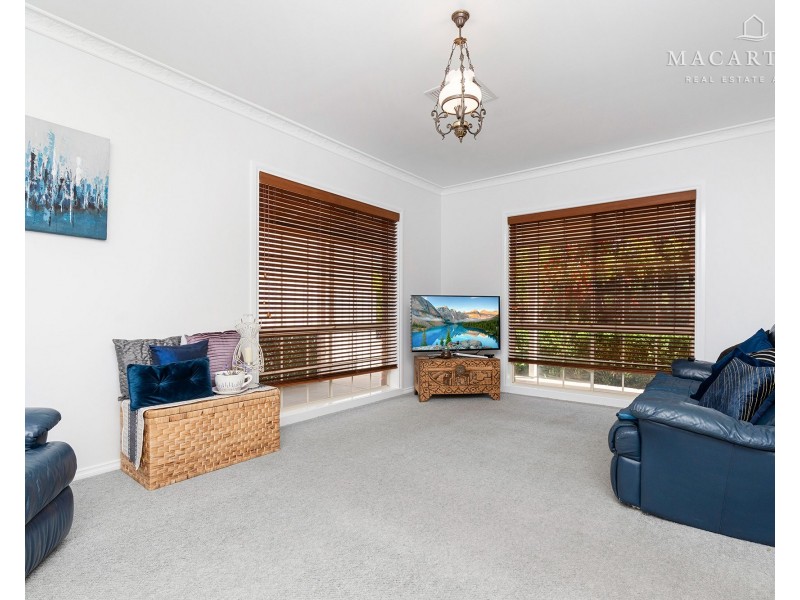 15 Overdale Drive, Bourkelands NSW 2650