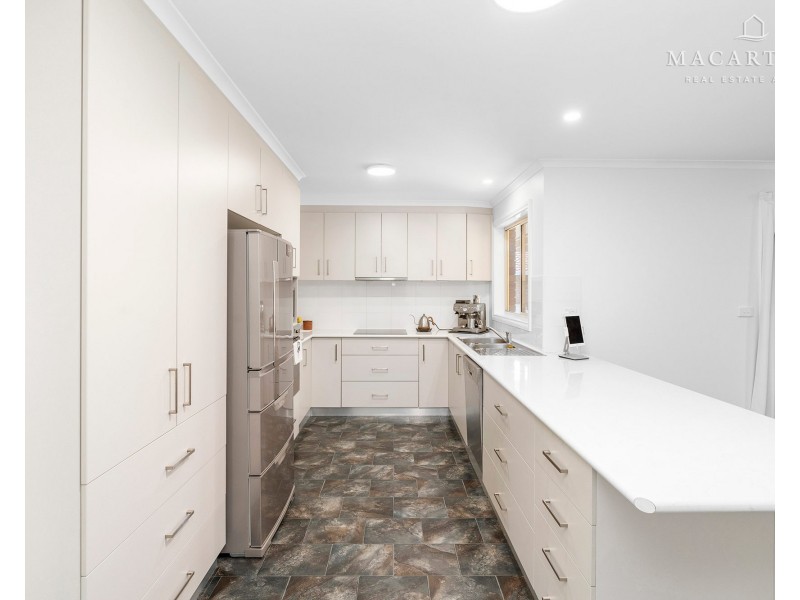 15 Overdale Drive, Bourkelands NSW 2650