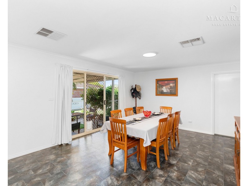 15 Overdale Drive, Bourkelands NSW 2650