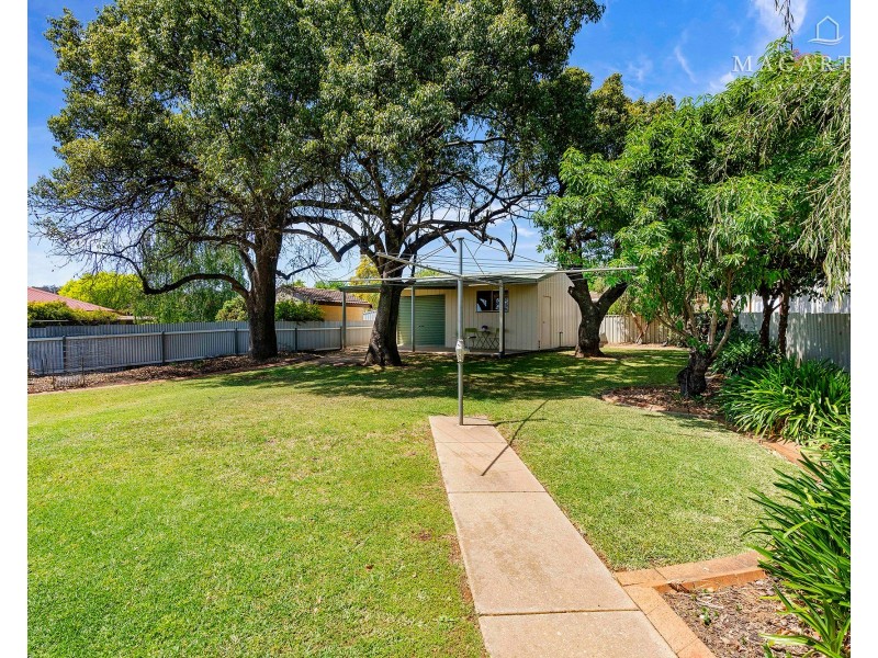 15 Overdale Drive, Bourkelands NSW 2650