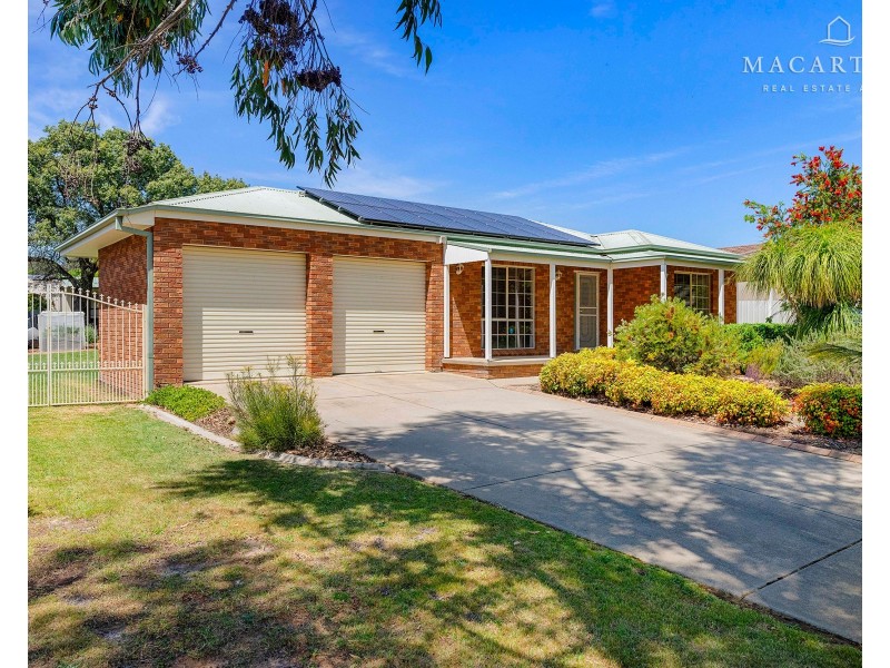 15 Overdale Drive, Bourkelands NSW 2650