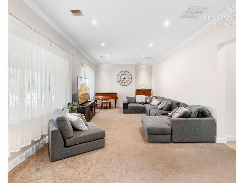 62 Graham Street, Lake Albert NSW 2650