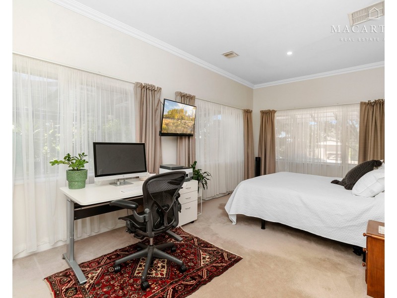 62 Graham Street, Lake Albert NSW 2650