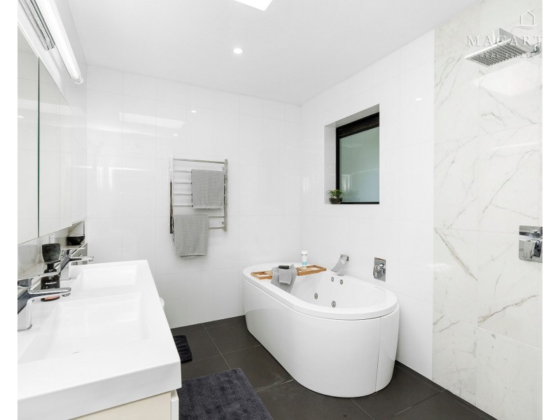 62 Graham Street, Lake Albert NSW 2650