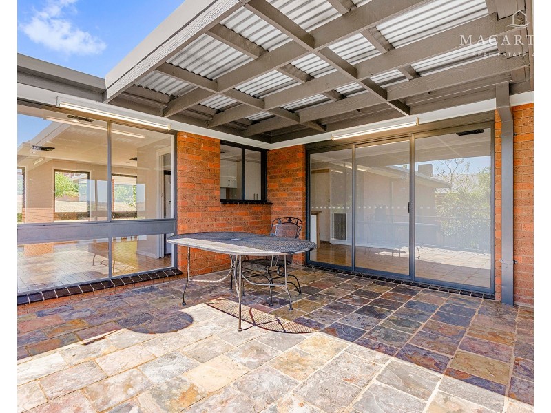 8 Amsterdam Crescent, Tolland NSW 2650