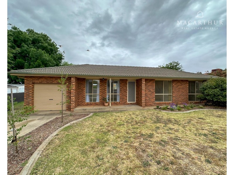 18A Gunn Drive, Estella NSW 2650