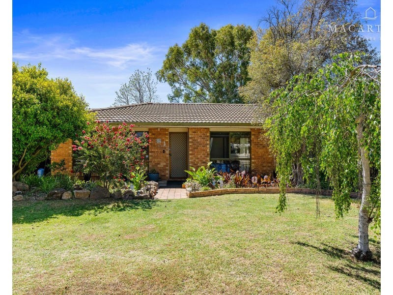 3 Magnolia Parade, Lake Albert NSW 2650